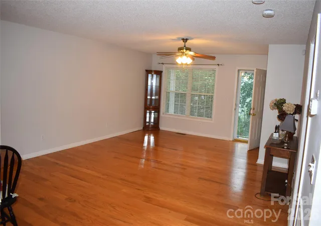 Photo 3 of Single family home for sale at 26 Chipmunk Ridge, Marion, NC 28752 | MLS# 4417544 | Listing updated on 2026-09-18