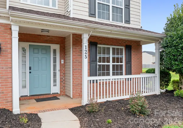 Photo 3 of Single family home for sale at 125 Mallory Tai Dr, Lincolnton, NC 28092 | MLS# 4417556 | Listing updated on 2026-10-07