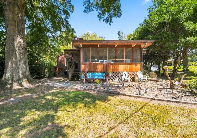 Photo 1 of Single family home for sale at 35 Loudonya Ln, Hickory, NC 28601 | MLS# 4417557 | Listing updated on 2026-08-27