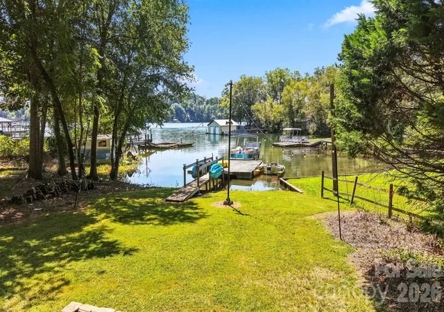 Photo 2 of Single family home for sale at 35 Loudonya Ln, Hickory, NC 28601 | MLS# 4417557 | Listing updated on 2026-08-27