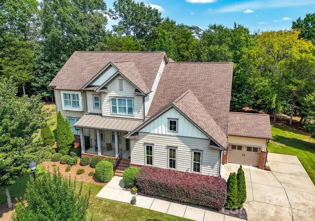 Photo 1 of Single family home for sale at 12323 Cherrybark Ln, Charlotte, NC 28278 | MLS# 4417567 | Listing updated on 2026-10-07