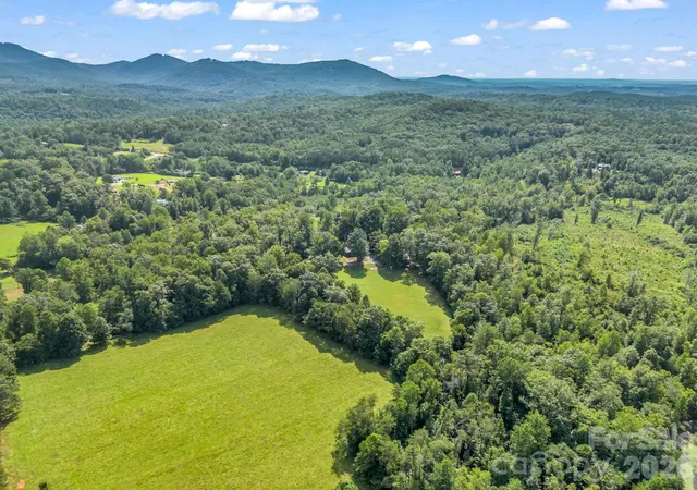 39th image of 209 Chrysalis Ln, Lake Lure, NC 28746 | MLS# 4417586