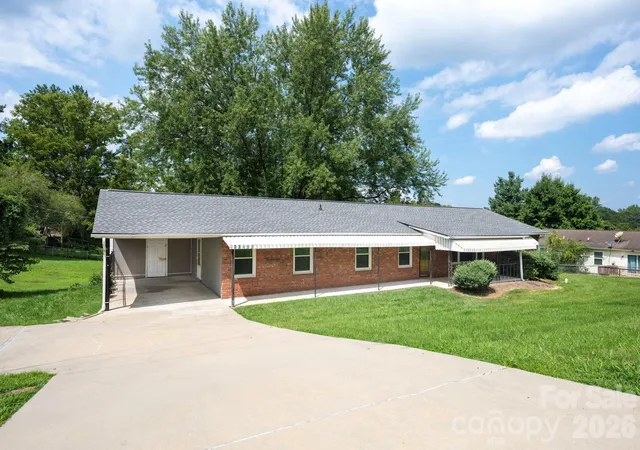 Photo 1 of Single family home for sale at 483 Caribou Rd, Asheville, NC 28803 | MLS# 4417603 | Listing updated on 2026-10-07