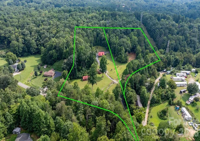 Photo 5 of Single family home for sale at 100 Goose Crk Rd, Marion, NC 28752 | MLS# 4417607 | Listing updated on 2026-09-02