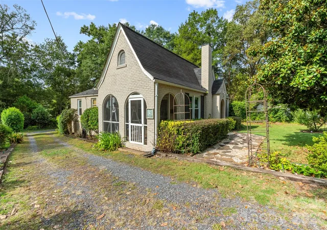 Photo 3 of Single family home for sale at 131 Spratt St, Fort Mill, SC 29715 | MLS# 4417608 | Listing updated on 2026-08-29