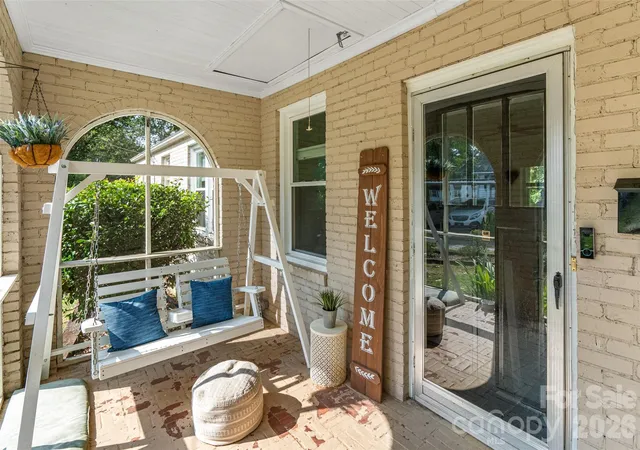 Photo 3 of Single family home for sale at 131 Spratt St, Fort Mill, SC 29715 | MLS# 4417608 | Listing updated on 2026-08-29
