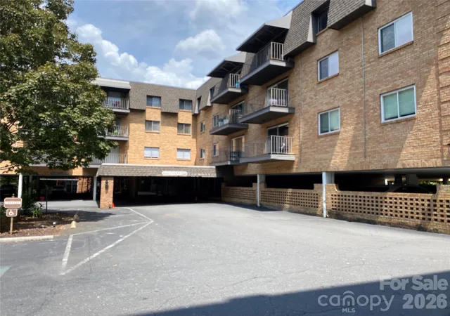 Photo 1 of Sale Pending at 1323 Queens Rd #208, Charlotte, NC 28207 | MLS# 4417616 | Listing updated on 2026-09-12