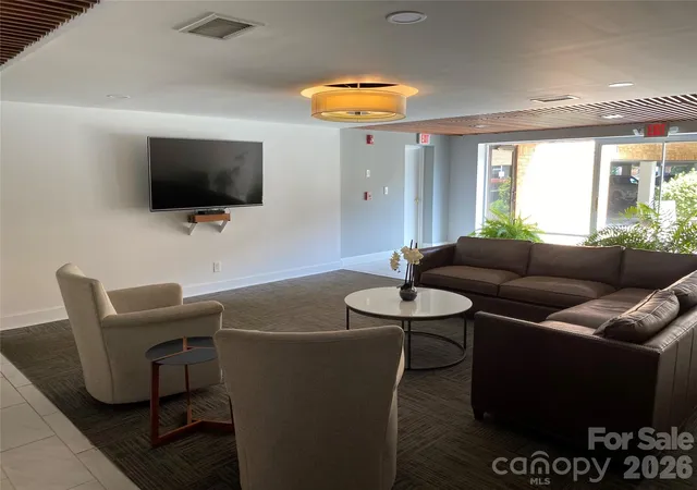 Photo 2 of Sale Pending at 1323 Queens Rd #208, Charlotte, NC 28207 | MLS# 4417616 | Listing updated on 2026-09-12
