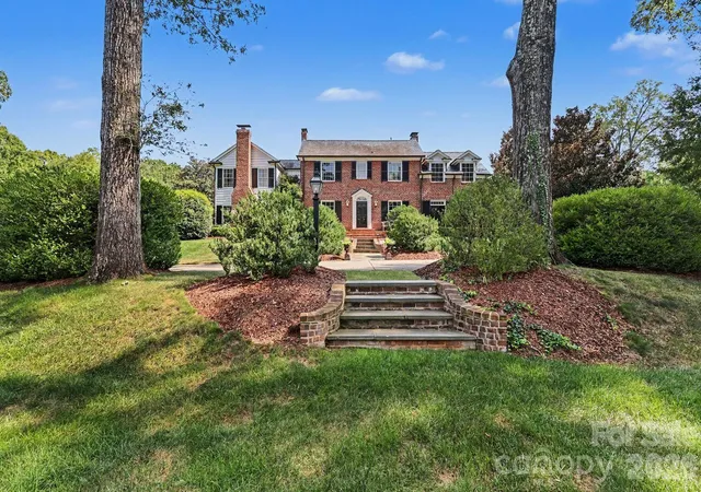 Photo 2 of Mansion for sale at 1401 Queens Rd W, Charlotte, NC 28207 | MLS# 4417618 | Listing updated on 2026-09-22