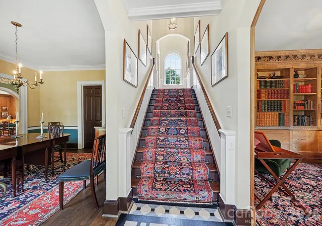 Photo 3 of Single family home for sale at 1401 Queens Rd W, Charlotte, NC 28207 | MLS# 4417618 | Listing updated on 2026-09-22