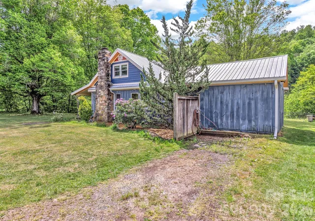 Photo 3 of Single family home for sale at 45 Sugar Cove Rd, Weaverville, NC 28787 | MLS# 4417620 | Listing updated on 2026-09-03