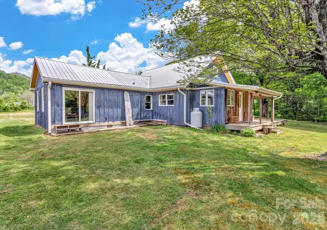 Photo 4 of Single family home for sale at 45 Sugar Cove Rd, Weaverville, NC 28787 | MLS# 4417620 | Listing updated on 2026-09-21