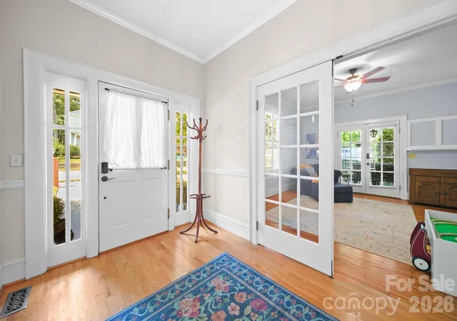 Photo 3 of Single family home for sale at 424 S York St, Gastonia, NC 28052 | MLS# 4417624 | Listing updated on 2026-10-06