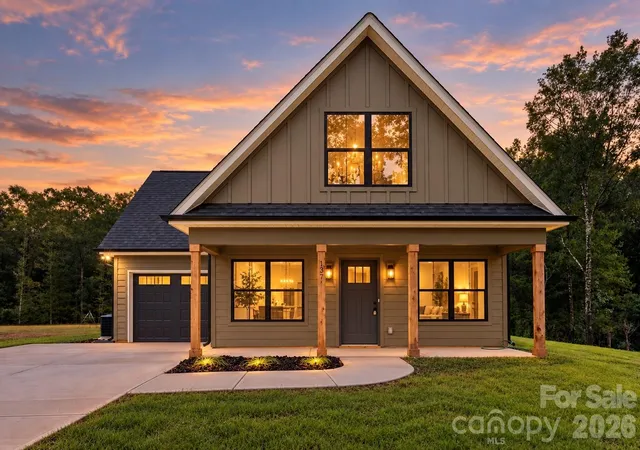 Photo 1 of Single family home for sale at 137 Mccorkle St, York, SC 29745 | MLS# 4417625 | Listing updated on 2026-10-08