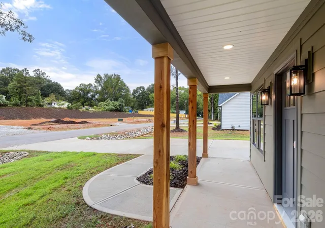 Photo 4 of Single family home for sale at 137 Mccorkle St, York, SC 29745 | MLS# 4417625 | Listing updated on 2026-10-08