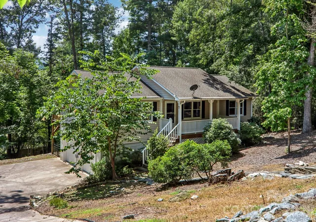 1st image of 7 Maple Leaf Dr, Hendersonville, NC 28739 | MLS# 4417635