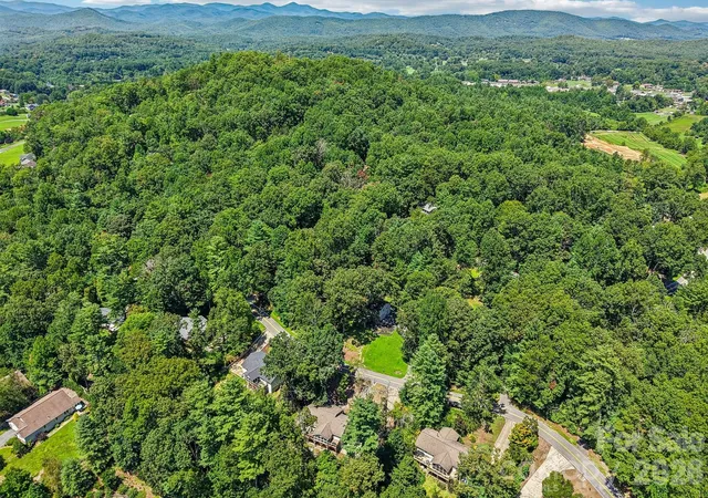 44th image of 7 Maple Leaf Dr, Hendersonville, NC 28739 | MLS# 4417635