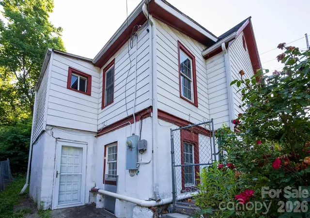 Photo 3 of Single family home for sale at 91 Clingman Ave, Asheville, NC 28801 | MLS# 4417638 | Listing updated on 2026-10-28