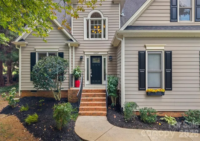 Photo 2 of Single family home for sale at 12507 Angel Oak Dr, Huntersville, NC 28078 | MLS# 4417644 | Listing updated on 2026-09-06