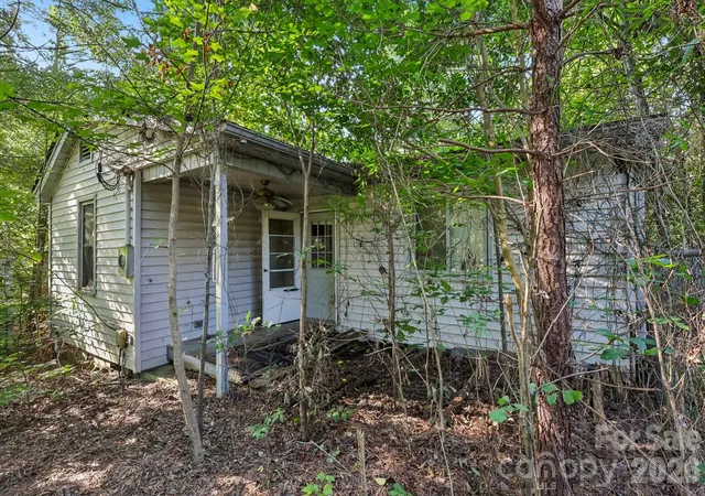 Photo 1 of Single family home for sale at 225 Hackett St, Salisbury, NC 28144 | MLS# 4417657 | Listing updated on 2026-09-03