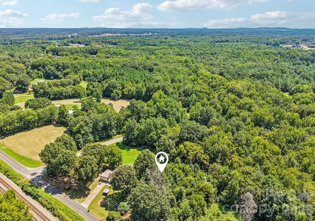 Photo 7 of Single family home for sale at 225 Hackett St, Salisbury, NC 28144 | MLS# 4417657 | Listing updated on 2026-09-03