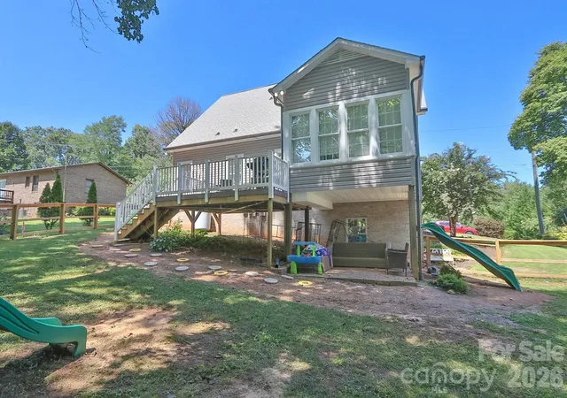 Photo 3 of Single family home for sale at 208 Triplett St, Jonesville, NC 28642 | MLS# 4417660 | Listing updated on 2026-09-24