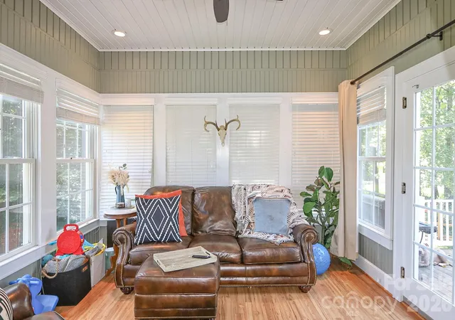 Photo 5 of Single family home for sale at 208 Triplett St, Jonesville, NC 28642 | MLS# 4417660 | Listing updated on 2026-08-27