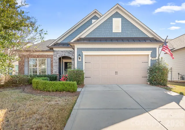Photo 2 of Single family home for sale at 910 Kirby Dr, Fort Mill, SC 29715 | MLS# 4417664 | Listing updated on 2026-08-27