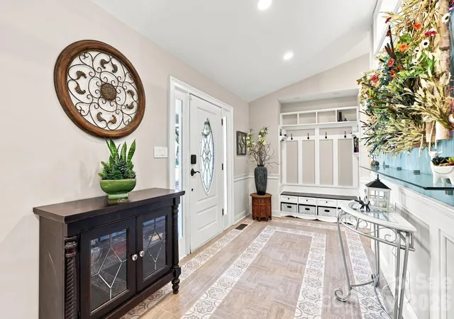 Photo 4 of Single family home for sale at 205 Dornoch Dr, Matthews, NC 28104 | MLS# 4417677 | Listing updated on 2026-09-23