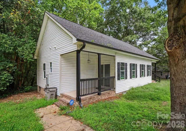3rd image of 1402 Essex Ave, Gastonia, NC 28052 | MLS# 4417694