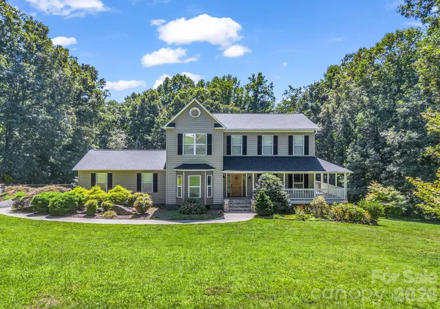 Photo 2 of Single family home for sale at 69 Ivy Ln, Fletcher, NC 28732 | MLS# 4417704 | Listing updated on 2026-09-23