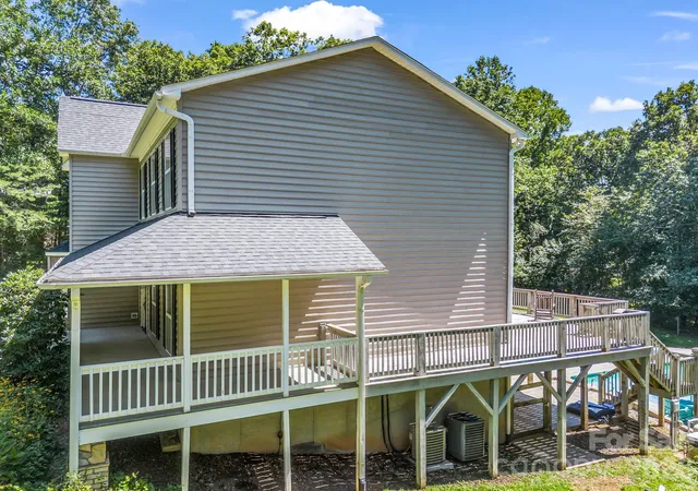 Photo 4 of Single family home for sale at 69 Ivy Ln, Fletcher, NC 28732 | MLS# 4417704 | Listing updated on 2026-09-23