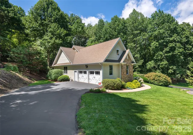 3rd image of 314 Summerset Dr, Clyde, NC 28721 | MLS# 4417717