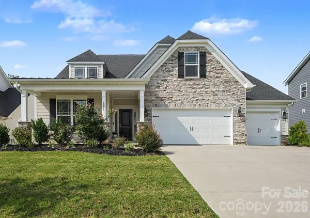 Photo 2 of Single family home for sale at 6858 Hunts Mesa Dr, Fort Mill, SC 29707 | MLS# 4417720 | Listing updated on 2026-08-31