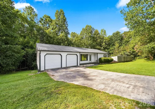 Photo 1 of Sale Pending at 2075 South Fork Dr, Morganton, NC 28655 | MLS# 4417735 | Listing updated on 2026-09-01