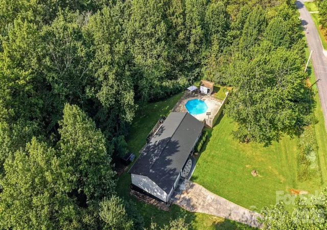 Photo 2 of Sale Pending at 2075 South Fork Dr, Morganton, NC 28655 | MLS# 4417735 | Listing updated on 2026-09-01