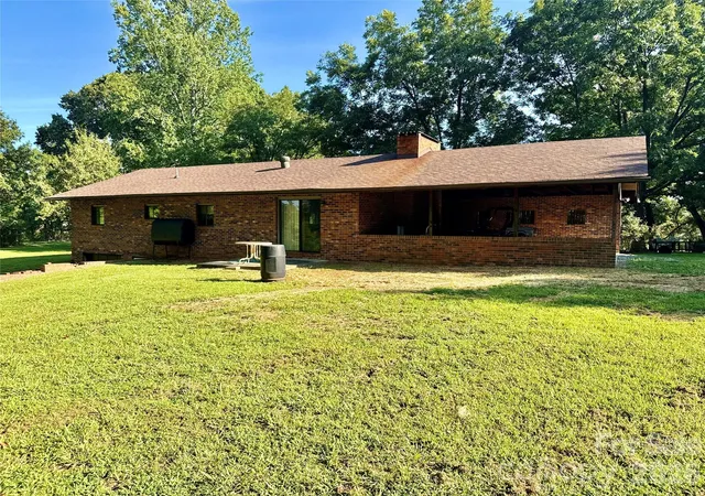 Photo 3 of Single family home for sale at 6494 W Us Hwy 64 Hwy, Lexington, NC 27295 | MLS# 4417742 | Listing updated on 2026-10-17