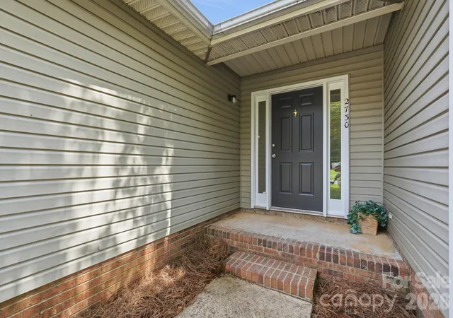Photo 3 of Single family home for sale at 2730 Briar Trl Ct, Matthews, NC 28104 | MLS# 4417757 | Listing updated on 2026-09-02