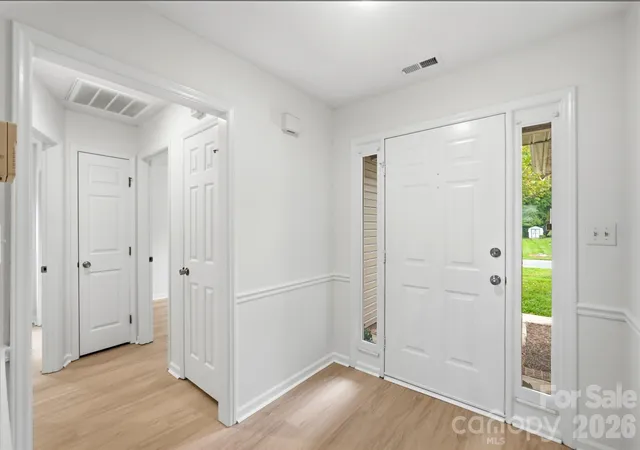 Photo 4 of Single family home for sale at 2730 Briar Trl Ct, Matthews, NC 28104 | MLS# 4417757 | Listing updated on 2026-09-02