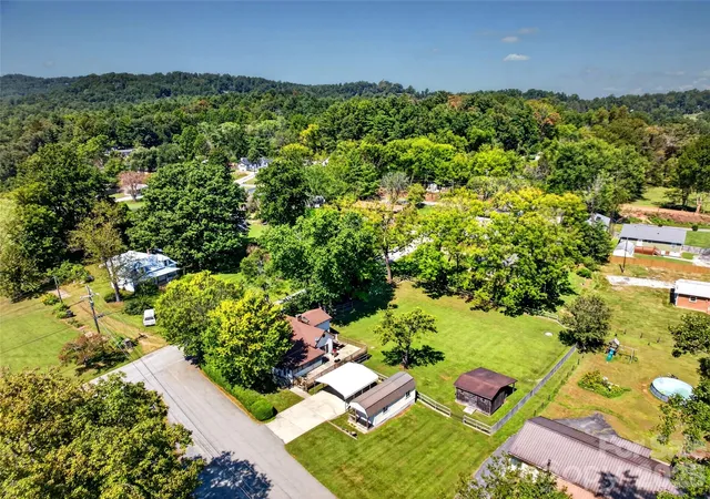 Photo 45 of Sale Pending at 110 E Price St, Hendersonville, NC 28739 | MLS# 4417762 | Listing updated on 2026-09-30