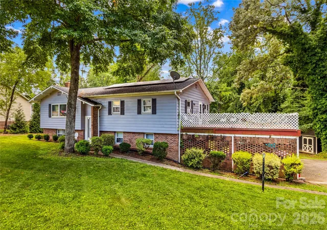 2nd image of 1130 24th Avenue Pl Ne, Hickory, NC 28601 | MLS# 4417763