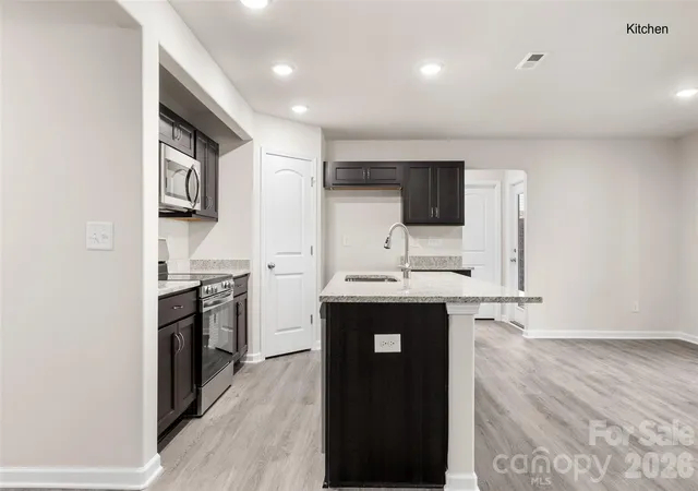 Photo 3 of Single family home for sale at 1725 Evans Dr, Lancaster, SC 29720 | MLS# 4417770 | Listing updated on 2026-10-28