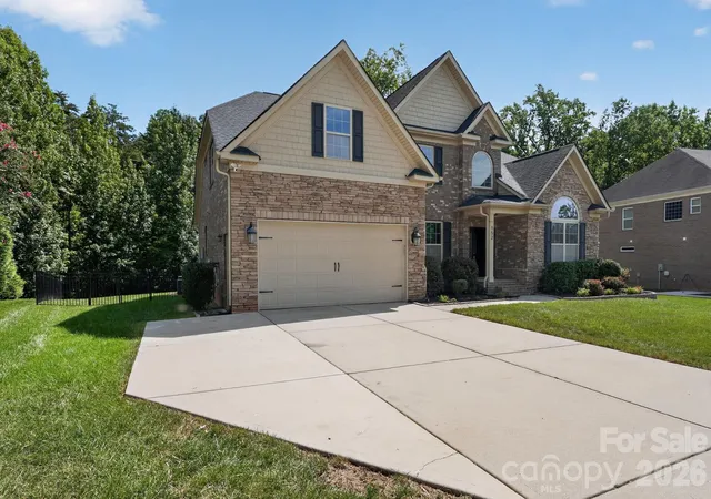 Photo 3 of Single family home for sale at 152 Kentmere Ln, Clover, SC 29710 | MLS# 4417773 | Listing updated on 2026-08-27