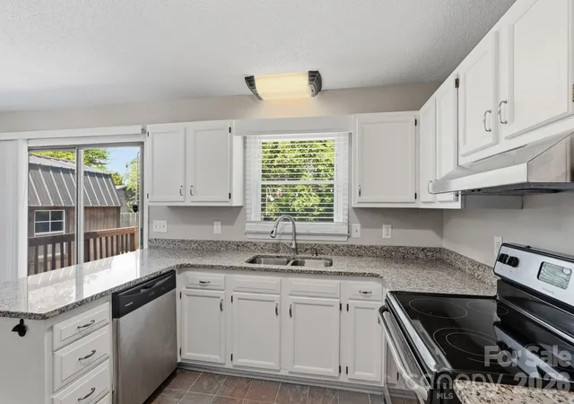 Photo 3 of Single family home for sale at 3028 Dylan Pl Nw, Concord, NC 28027 | MLS# 4417789 | Listing updated on 2026-09-30