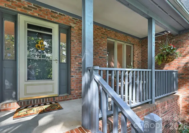 Photo 3 of Single family home for sale at 25 Weston Heights Dr, Asheville, NC 28803 | MLS# 4417799 | Listing updated on 2026-09-24