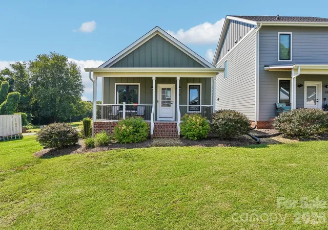 Photo 2 of Single family home for sale at 24 Cottage Ct, Granite Falls, NC 28630 | MLS# 4417801 | Listing updated on 2026-09-24