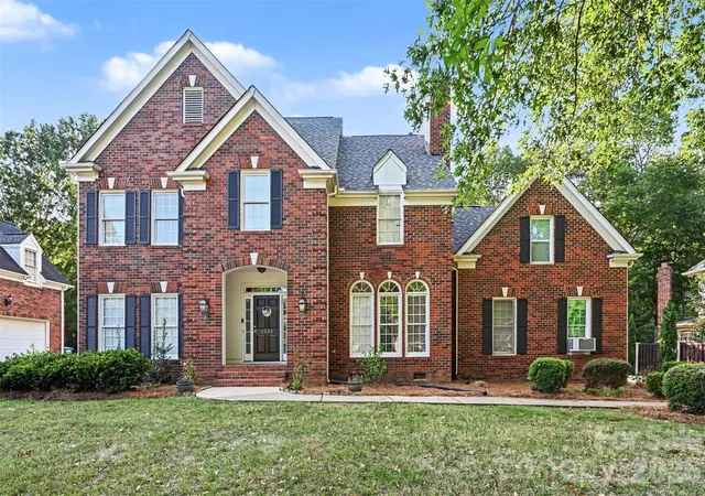 Photo 1 of Single family home for sale at 1538 Wickerby Ct, Matthews, NC 28105 | MLS# 4417809 | Listing updated on 2026-10-06