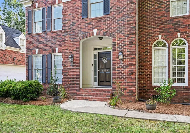 Photo 2 of Single family home for sale at 1538 Wickerby Ct, Matthews, NC 28105 | MLS# 4417809 | Listing updated on 2026-10-06