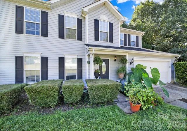 Photo 1 of Sale Pending at 1414 Harland St, Charlotte, NC 28216 | MLS# 4417813 | Listing updated on 2026-09-20