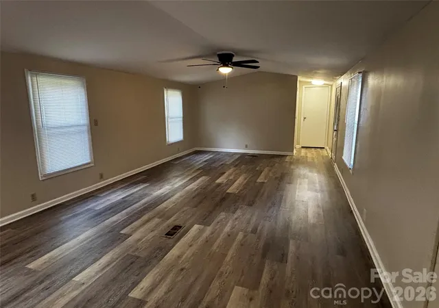 Photo 2 of Single family home for sale at 233 Starlight Dr, Lincolnton, NC 28092 | MLS# 4417816 | Listing updated on 2026-08-26